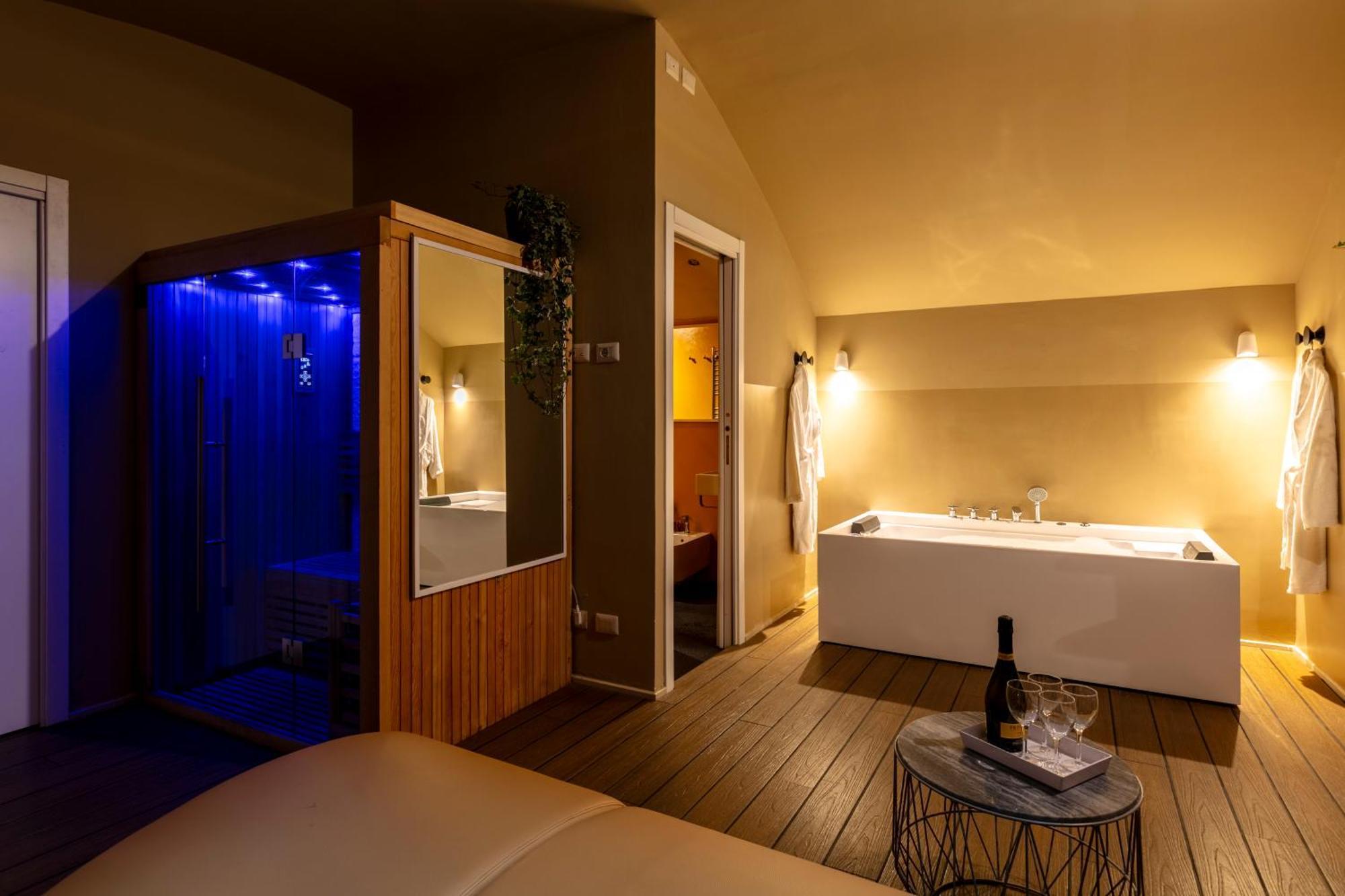 Romac Coronari With Gym, Sauna And Garden Exterior photo